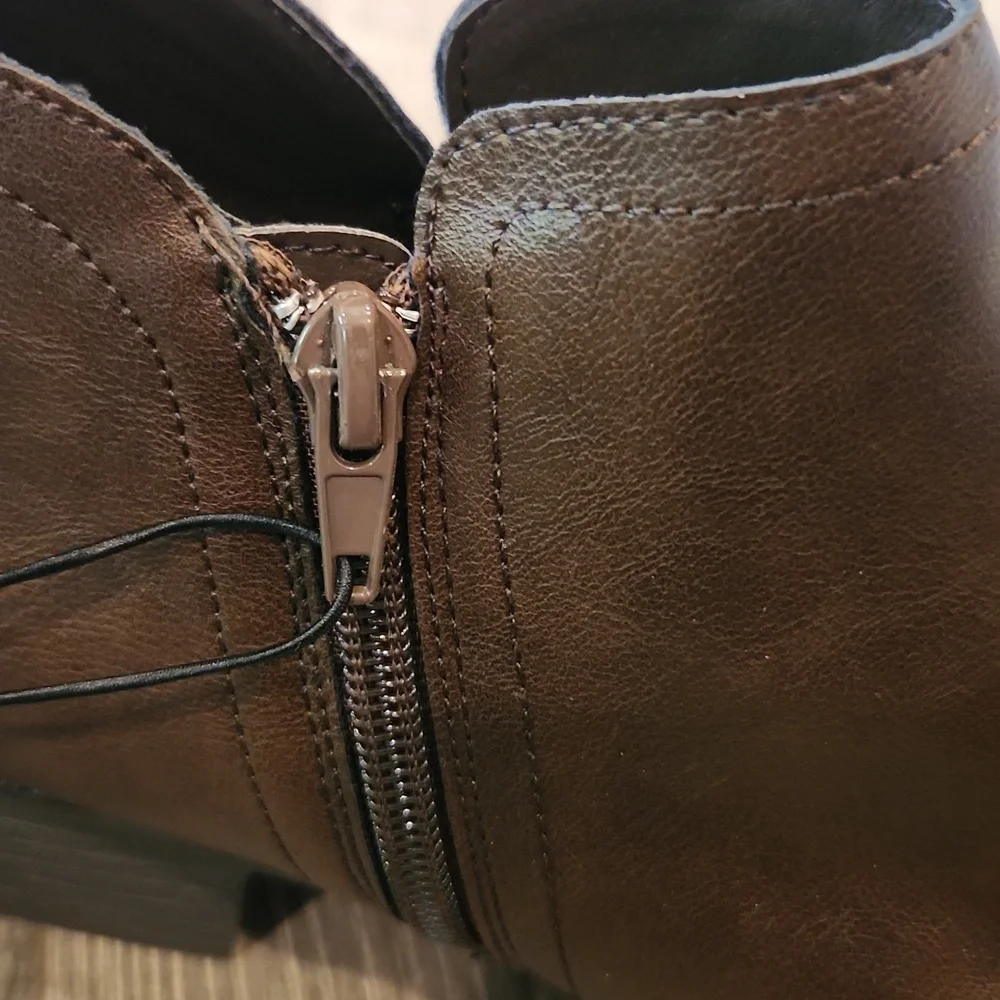 American Rag Cadee Ankle Bootie in‎ Brown Size 10